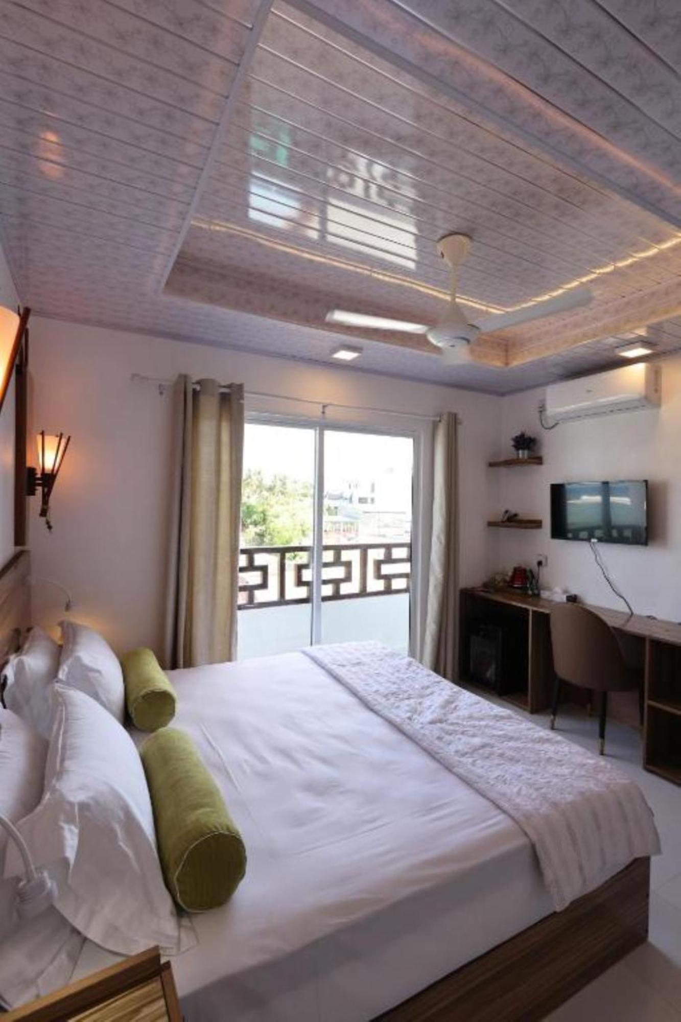 Batuta Maldives Fourson Hotel Thulusdhoo Bilik gambar