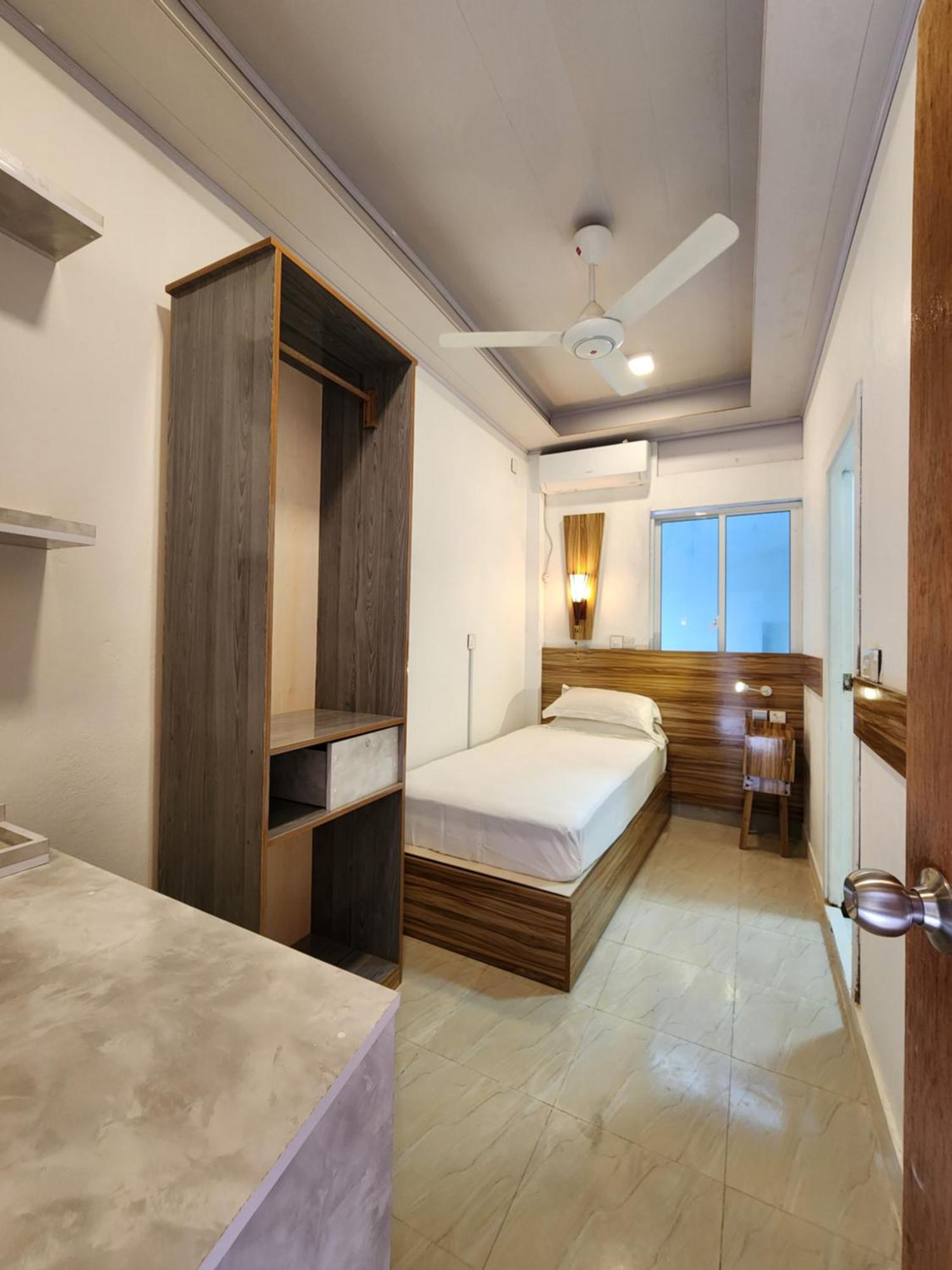 Batuta Maldives Fourson Hotel Thulusdhoo Bilik gambar
